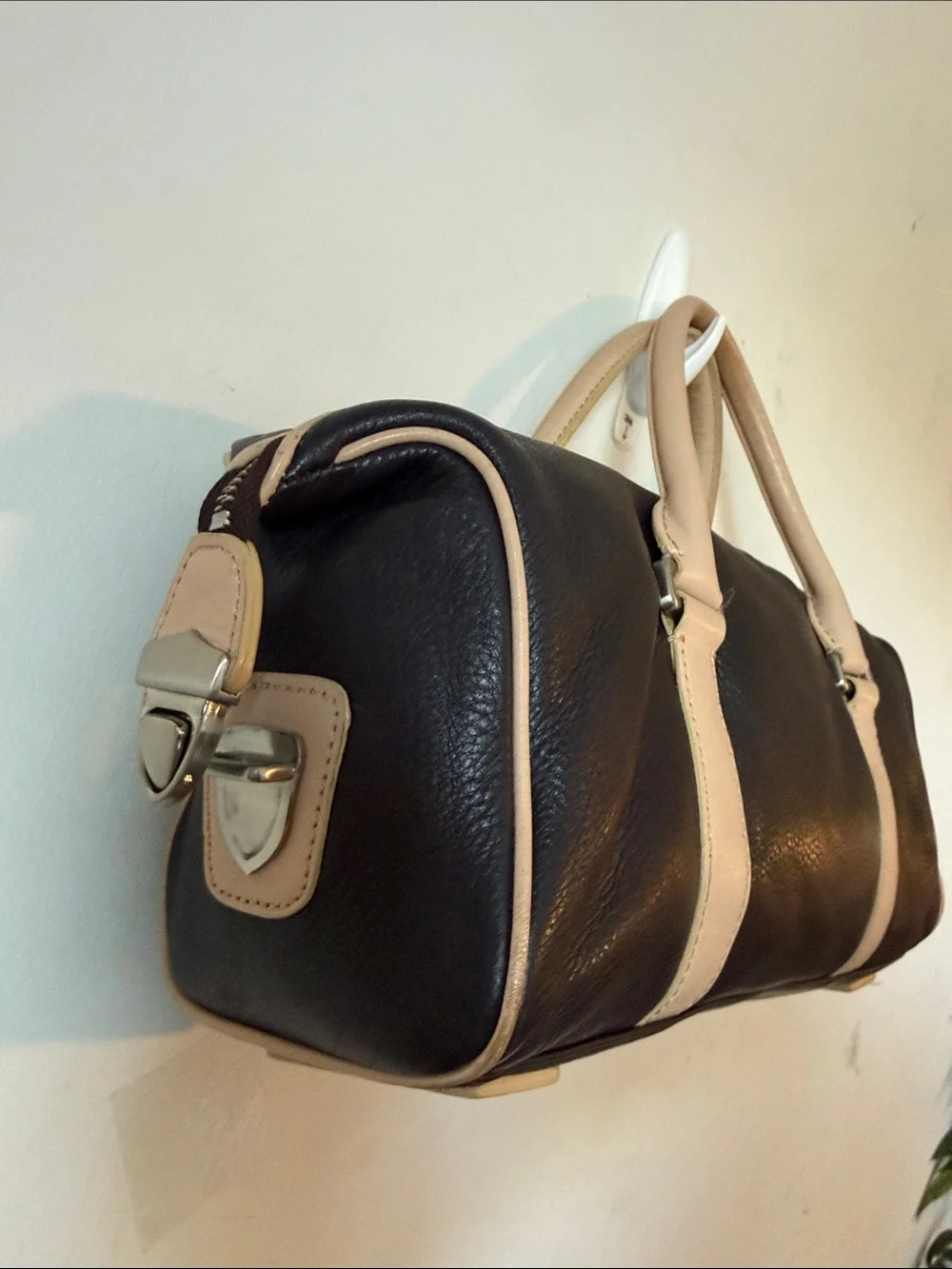 Ann Taylor Vintage #Y2K Dark Brown Leather Duffel with Beige Trim Handbag
